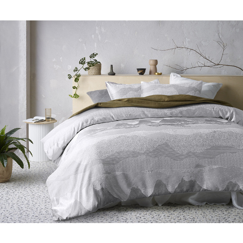 Accessorize Bedroom Collection Bulla Silver Jacquard Quilt Cover Set Queen Bed